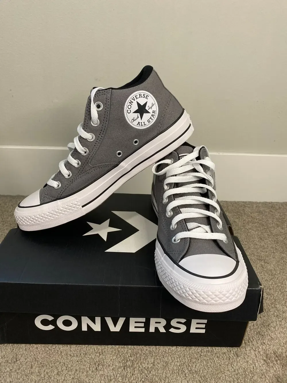 New Converse Malden Street Mid Gray Sneakers Men’s 8.5 Women’s 10.5